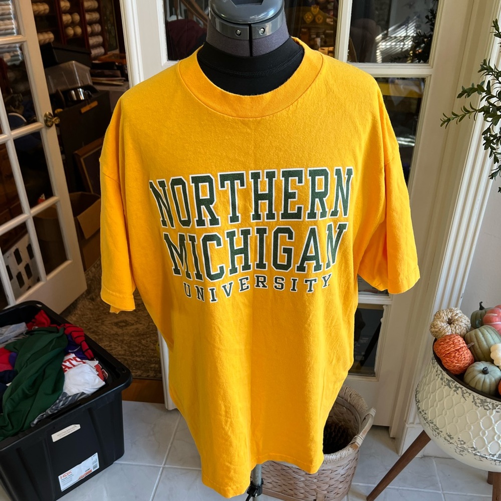 Northern Michigan T-shirt by TCX apparel size XL